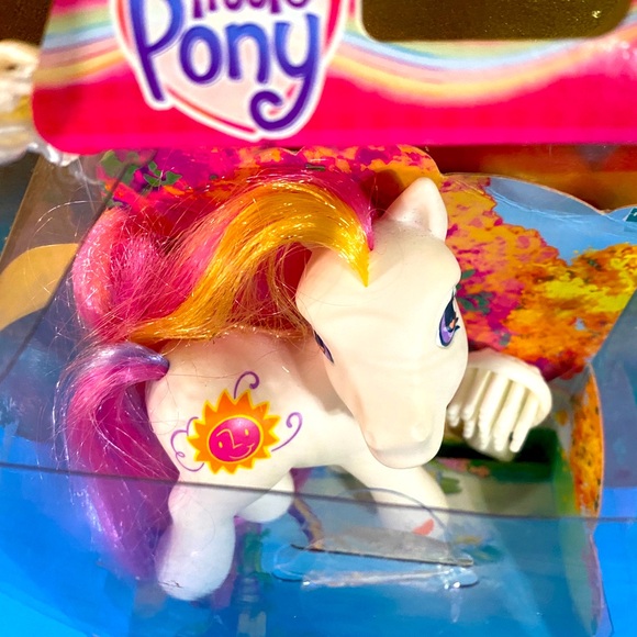 MY LITTLE PONY G3 VTG 2002 SUNNY DAZE PONY FIGURE & BRUSH ORIGINAL PACKAGE - Picture 3 of 14